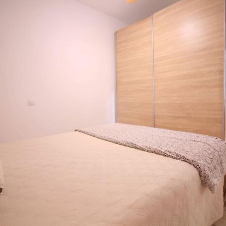 Barrio De Triana - Bidasoa Facil Aparcamiento Sevilla Exteriör bild