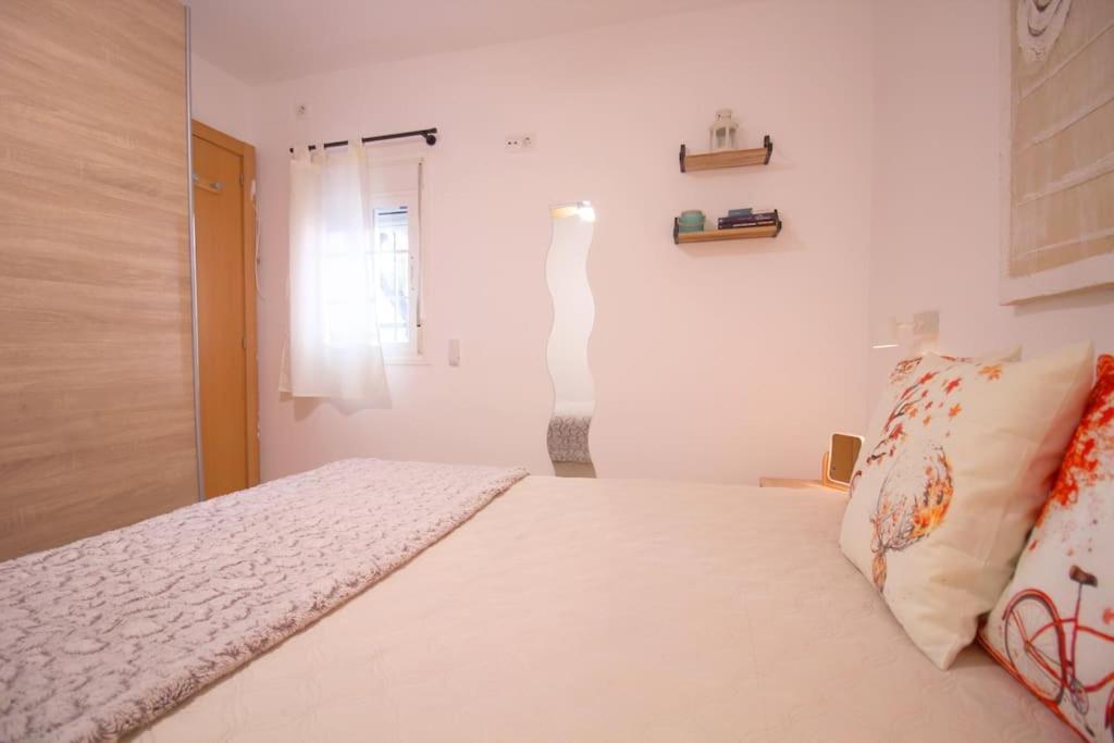 Barrio De Triana - Bidasoa Facil Aparcamiento Sevilla Exteriör bild