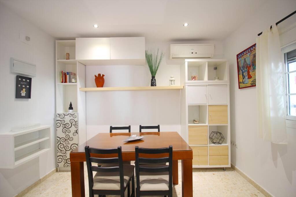 Barrio De Triana - Bidasoa Facil Aparcamiento Sevilla Exteriör bild